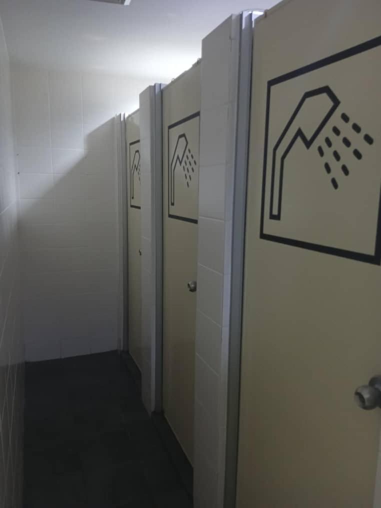 Capsule Inn Kota Kinabalu Bagian luar foto