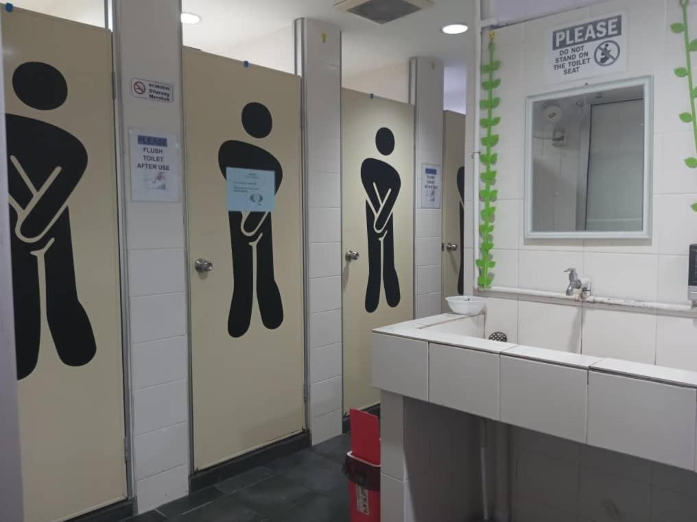 Capsule Inn Kota Kinabalu Bagian luar foto
