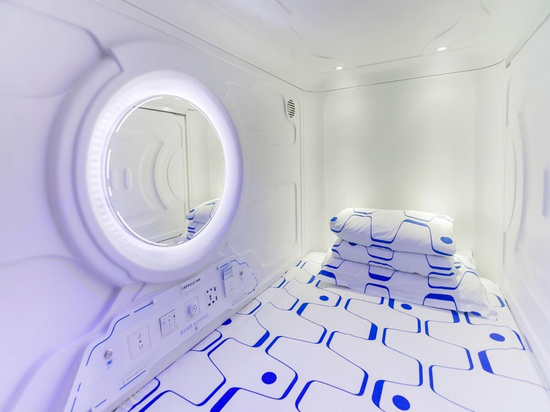 Capsule Inn Kota Kinabalu Bagian luar foto